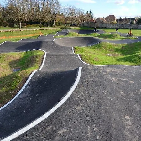 Du Pommerat Holiday home Villenauxe